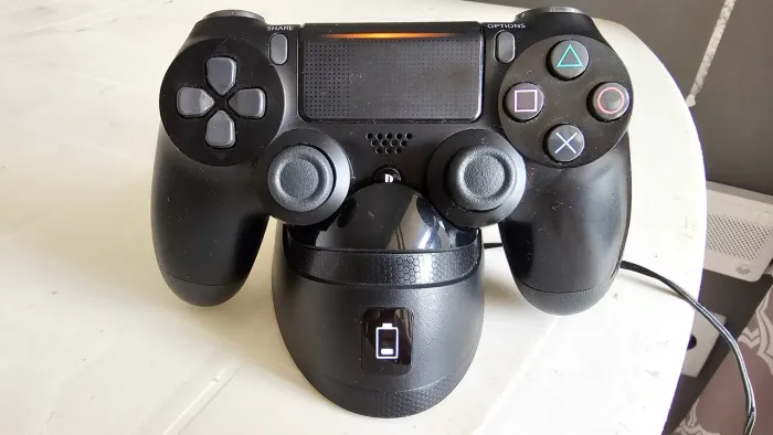 Carregador para Controle PS4 Hyper X ChargePlay Duo