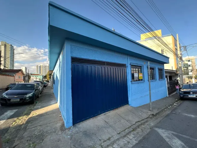 Imóvel para aluguel tem 150 metros quadrados com 3 quartos em Centro - Pouso Alegre - MG