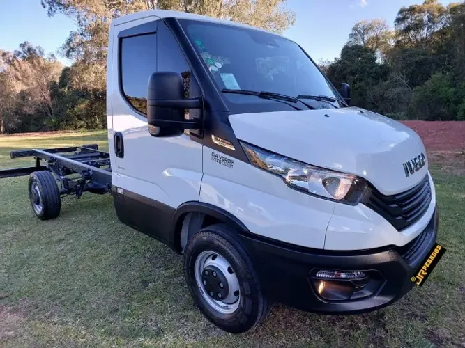 iveco daily 35160 toco 4x2 chassi vuc van ano 2024 baixo km