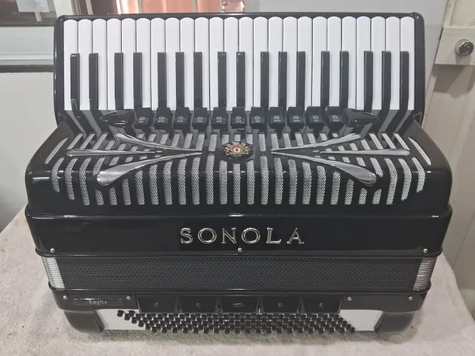 Acordeon Sonola Empire 120 Baixos