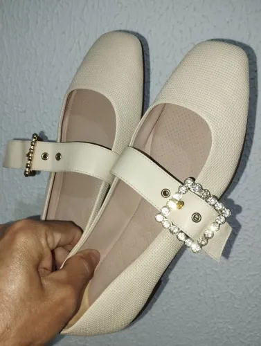 Calçado feminino número 37