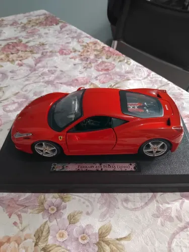 Miniatura Ferrari 458 Italia (2010)