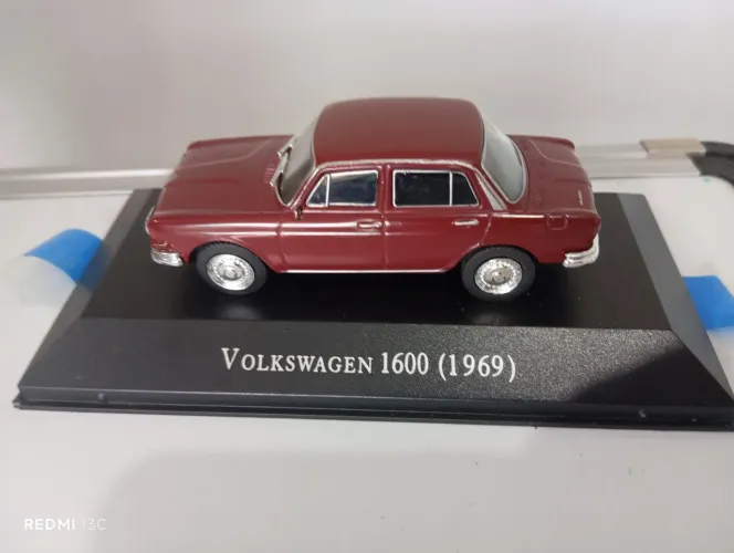 Miniatura Volkswagen 1600 (1969) - escala 1/43