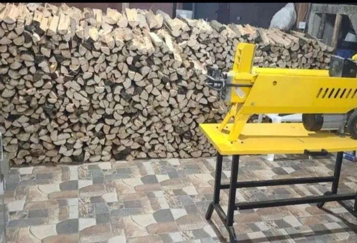 Lenha de eucalipto rachada de 10kg ensacado 