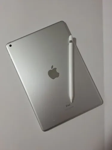 iPad 7ª geração 32GB + Apple Pencil 1ª geração