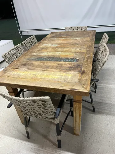 Mesa de jantar retangular