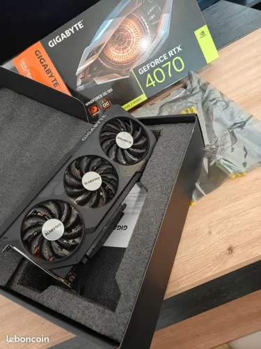Placa de Vídeo GPU RTX 4070 Gigabyte