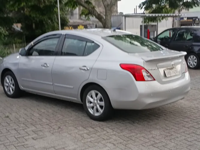 Nissan Versa SL 1.6 16V Flex Fuel 4P Mec. 2013