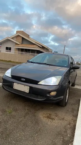Ford Focus 1.8 16V 5P 2003
