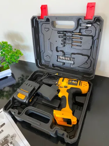 ? Furadeira e Parafusadeira Black Tools 12V - Nova na Maleta