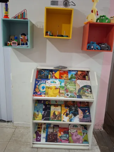 Biblioteca porta livros
