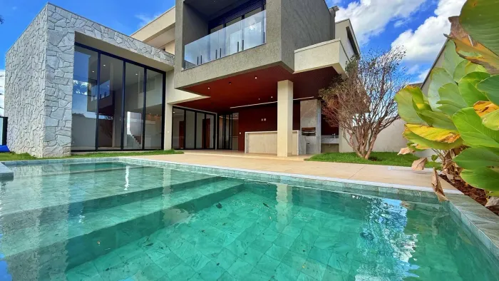 Casa em condomínio, 4 quartos, 4 suítes, 369 m², 4 vagas no Jardins França em Goiânia