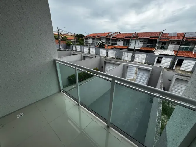 Casa Duplex em Condomínio na Maraponga