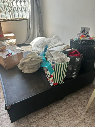 Doação de cama de casal box preto