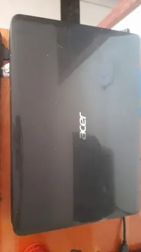 Vendo notebook para restauração ou retirada de peça