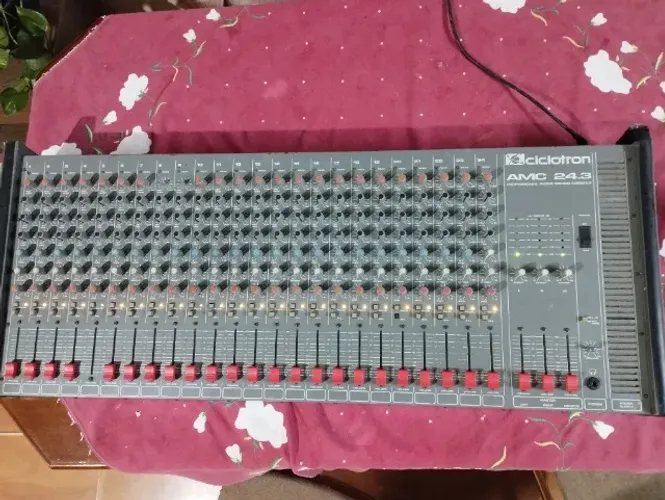 Mesa de som