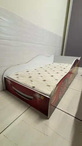 Cama infantil do McQueen 