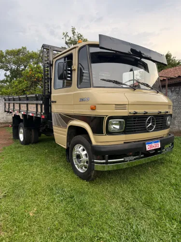 Mercedes 608 D