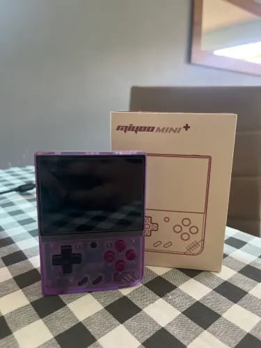 Miyoo Mini+ - Console Retrô Portátil