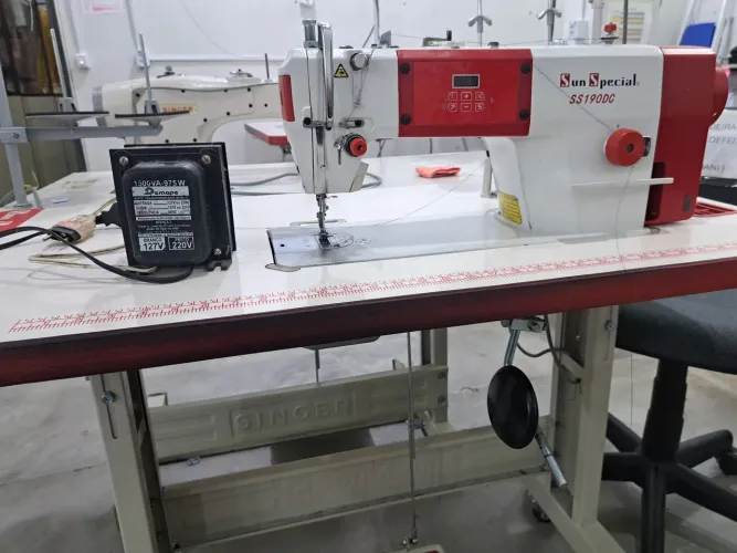 03 Máquina de Costura reta sun special