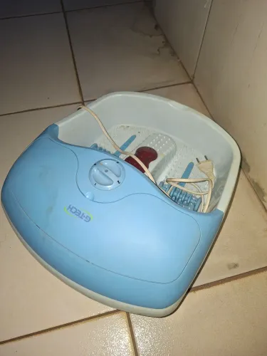 Bacia massageadora para os pés