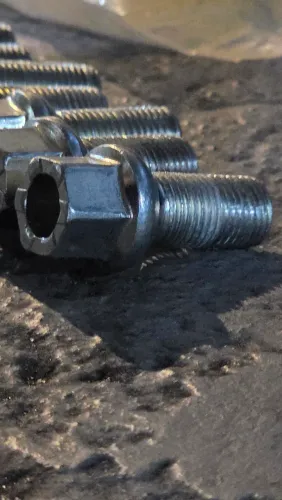 Parafusos para rodas