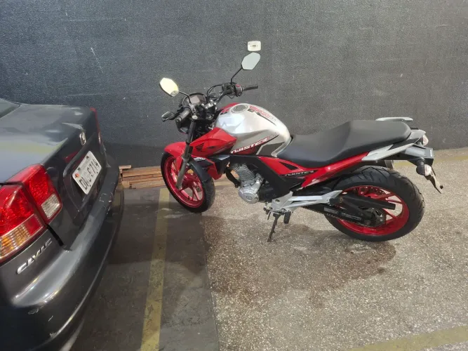 Twister 250f ano 2019 2020 dok em dias só transferir, MÉDIA monta RM sou da Z/S $$17