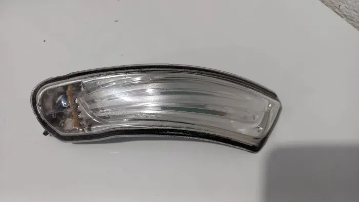 Pisca  seta retrovisor idea 2011 até 2016 lado esquerdo original 