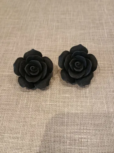 Brincos Mango rosas preto