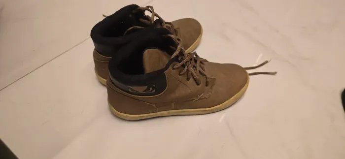 Tênis - bota - marrom