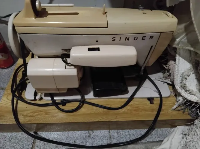 Máquina de costura Singer