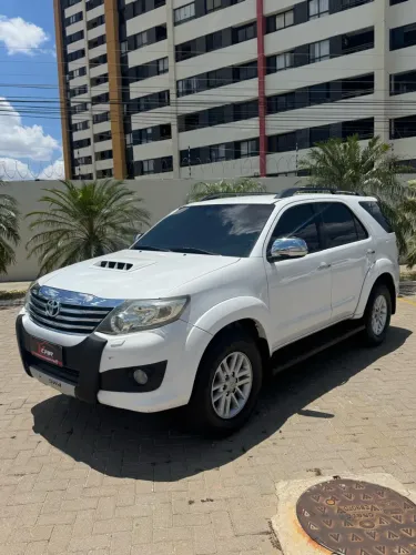 Toyota Hilux SW4 SRV D4-d 4X4 3.0 TDI Dies. AUT 2013