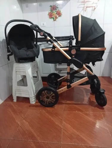 Carrinho de bebê completo c/bebê conforto 3 em 1