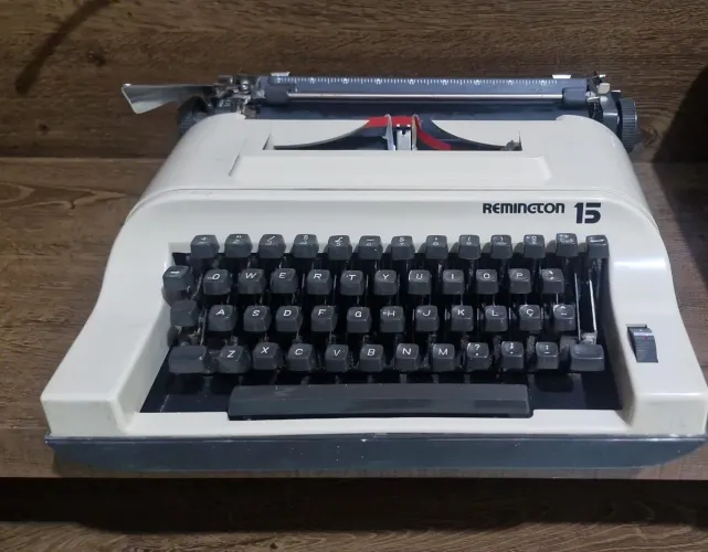 Maquina de escrever remington 15