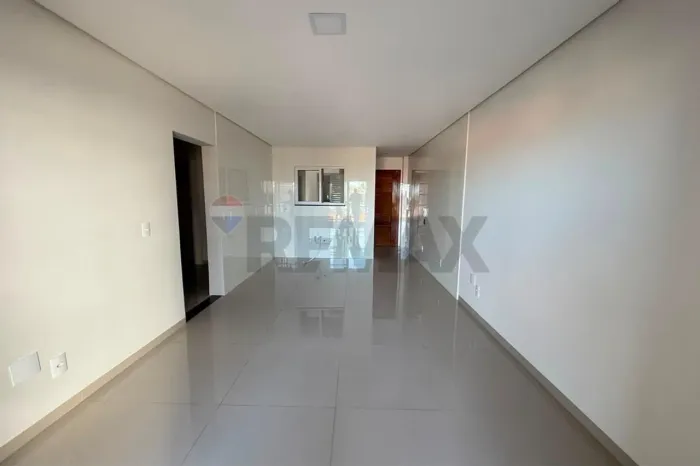 Apartamento com 03 quartos e 02 vagas de garagem no Jardim Pancera em Toledo!
