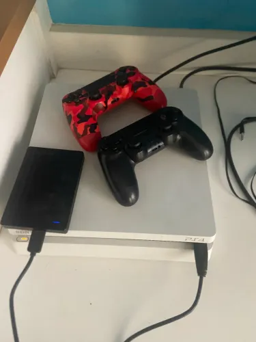 Ps4 slim branco, hd 2tb, dois controles, 7 jogos