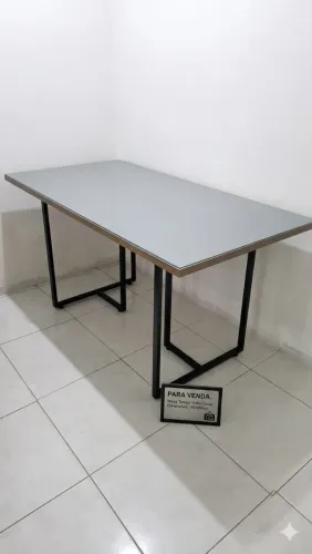 Mesa de Jantar 1,60 x 0,90m tampo vidro 06 lugares novíssima (sem cadeiras)