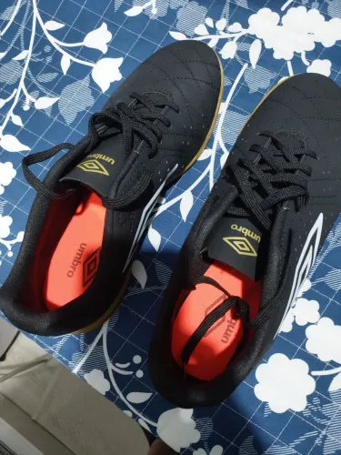 Tênis umbro para futsal tamanho 43