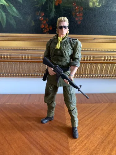 Kazuhira Miller Play Arts Kai (Metal Gear Solid Peace Walker)