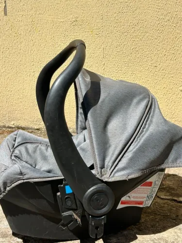 Carinho de bebê Moisés,com bebê conforto usado  480,00