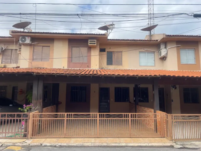 Aluga-se casa "sobrado" em condomínio fechado, Residencial Canachuê com 3 Quartos