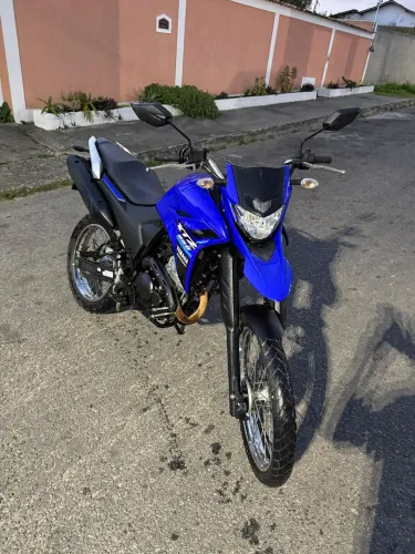 Vendo ou troco por moto inferior com volta pra mim, Lander 2024 ,14mil km rodados,em dia