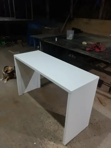 Mesa em MDF branco