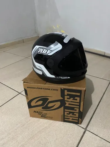 Capacete NOVO - Tam 56