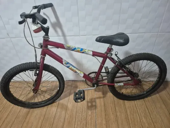 Bicicleta infantil seminova