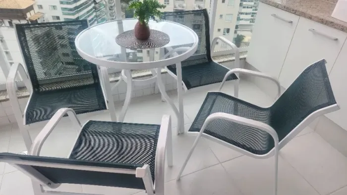 Mesa de varanda/piscina com tampo de vidro e 4 cadeiras