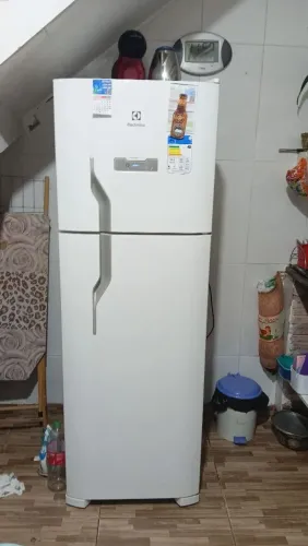 Geladeira Electrolux Frost Free 371L Função Drink Express Duplex Branca (DFN41)