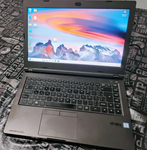 Notebook I7 7500U, SSD NVme, 8GB ddr4, Tela 14.6"