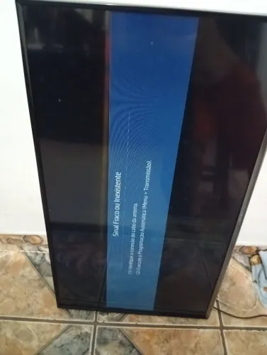 Smart tv Samsung 32 defeito tela