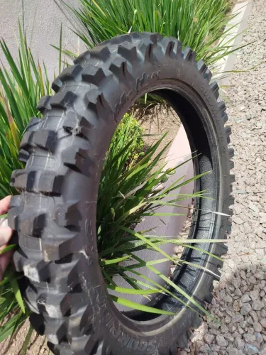 Vende-se<br>Pneu original da CRF 250F (semi novo)<br>200,00